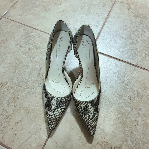 Anne Klein pumps - Picture 3 of 4